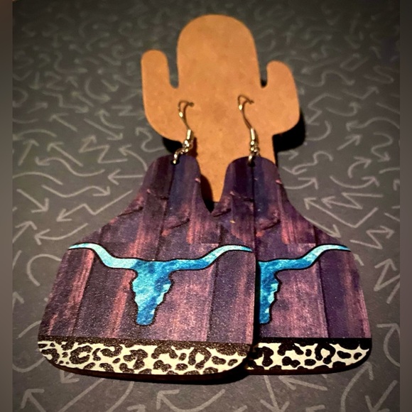 Laser Cut Wooden Longhorn Earrings - Picture 1 of 3